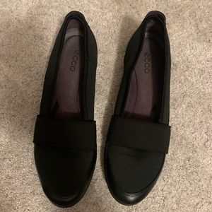 NWOB Ecco Stretchy Black Flats US 9 EU 40